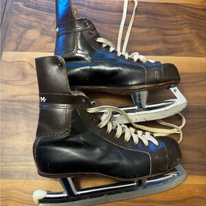 CCM Silver Skate Blade Holder